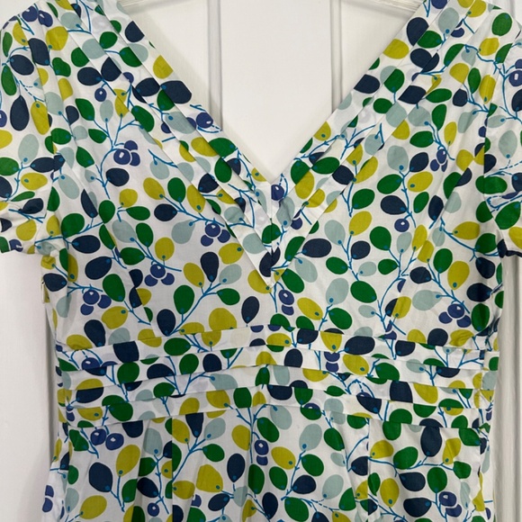 Boden Reggata Dress - Olive Pattern - Size 4R - Picture 3 of 3